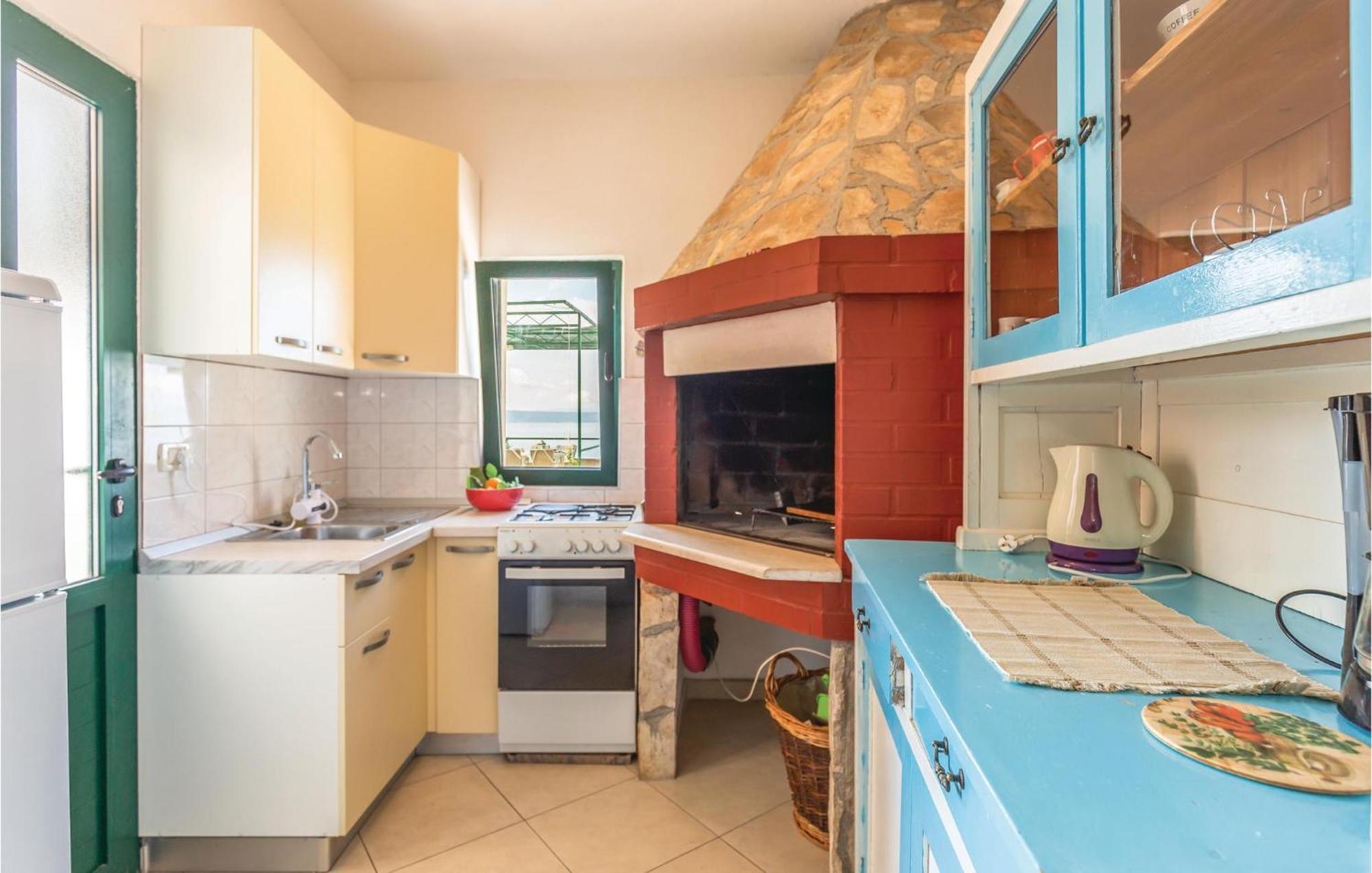Awesome Home In Podgora With Kitchen Eksteriør bilde